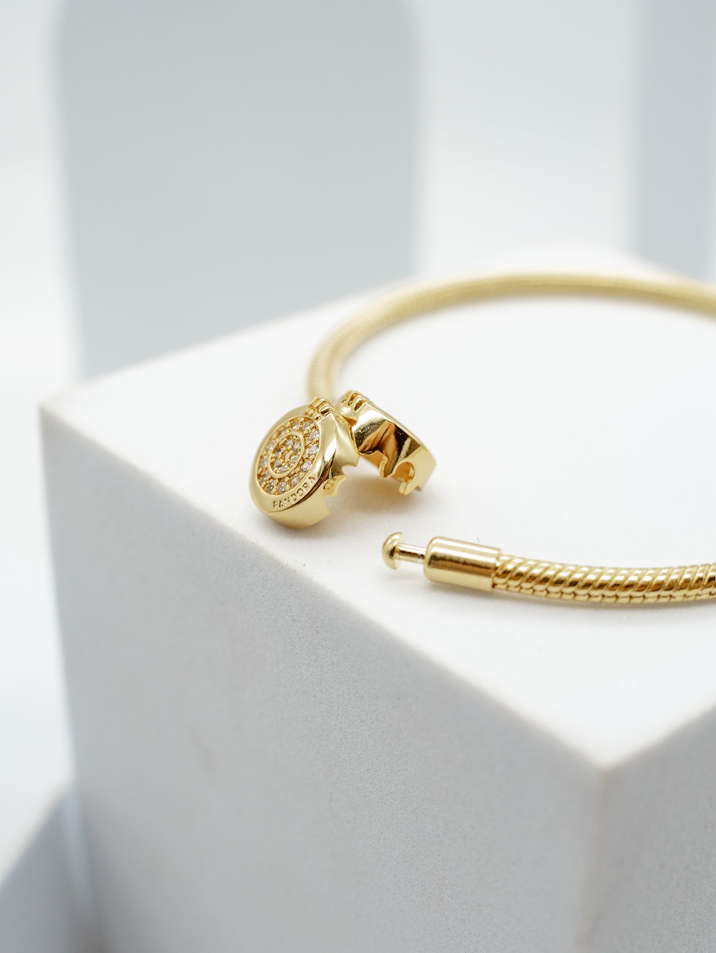 Pulsera Coronada Brillante